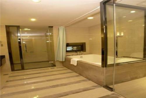 Romanjoy International Hotel