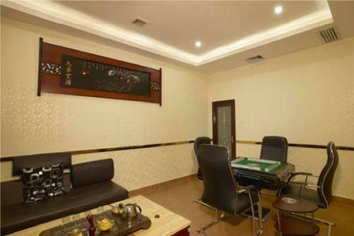 Romanjoy International Hotel