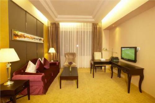 Romanjoy International Hotel