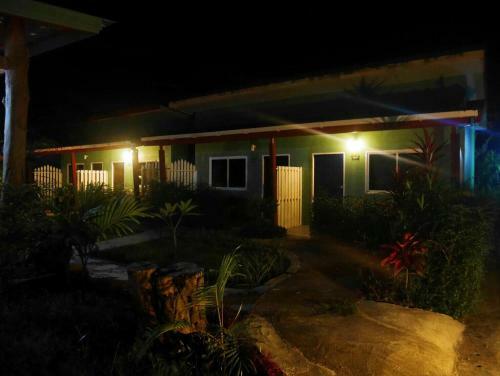 Hostal Suntalee House