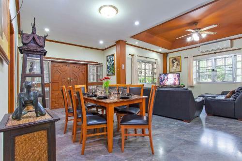 Villa Baan Chokdee - 5 Bed - Private Pool