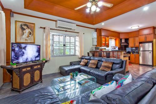 Villa Baan Chokdee - 5 Bed - Private Pool