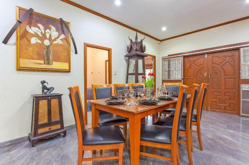 Villa Baan Chokdee - 5 Bed - Private Pool