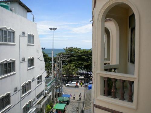 Hostal Walkabout Guesthouse
