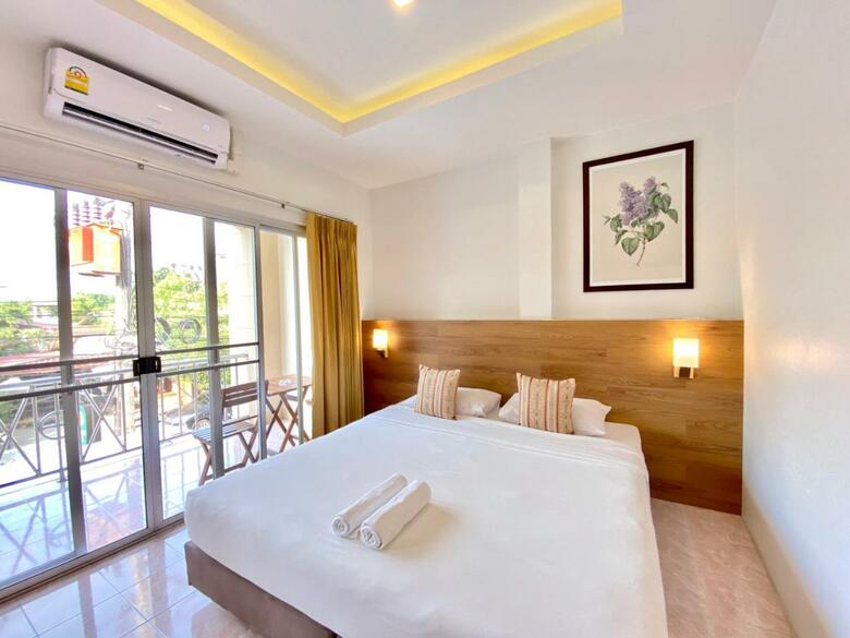 Hostal Pensiri House