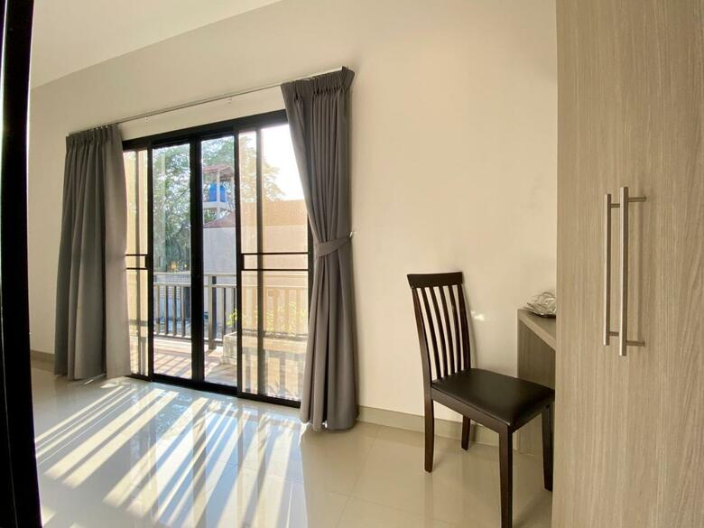 Hostal Pensiri House