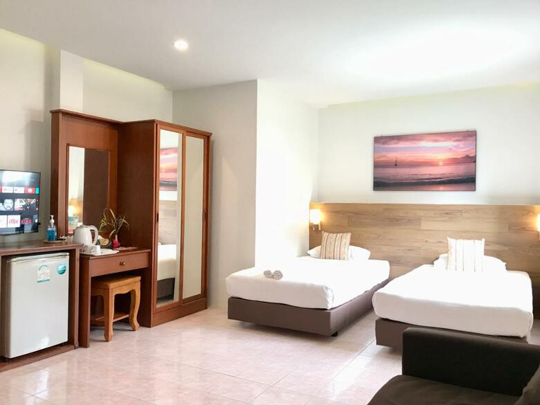 Hostal Pensiri House