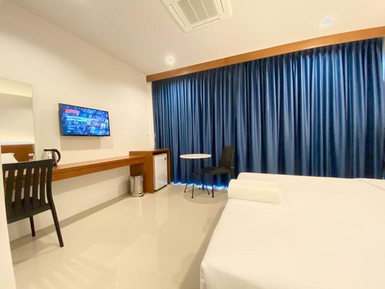 Hostal Pensiri House