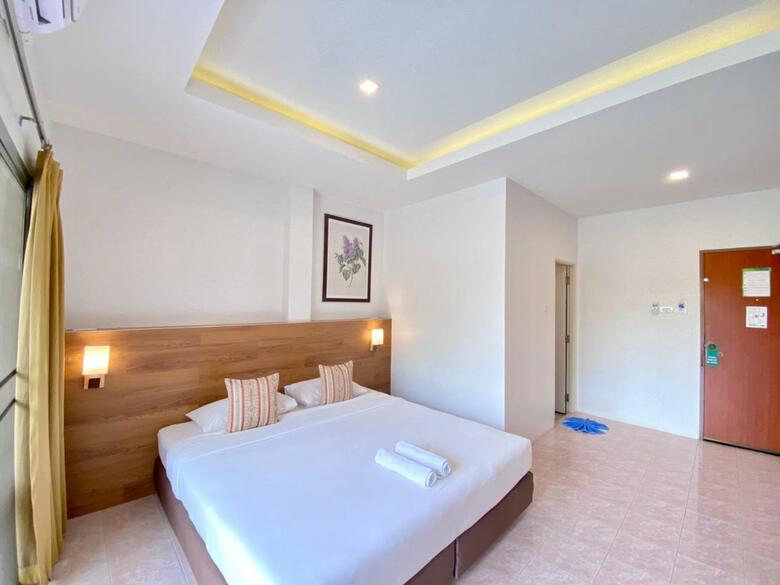 Hostal Pensiri House