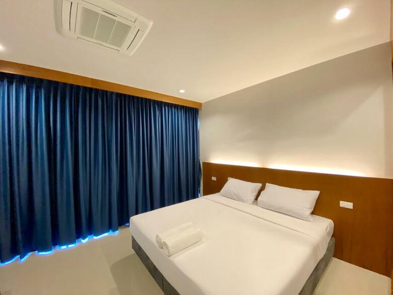 Hostal Pensiri House