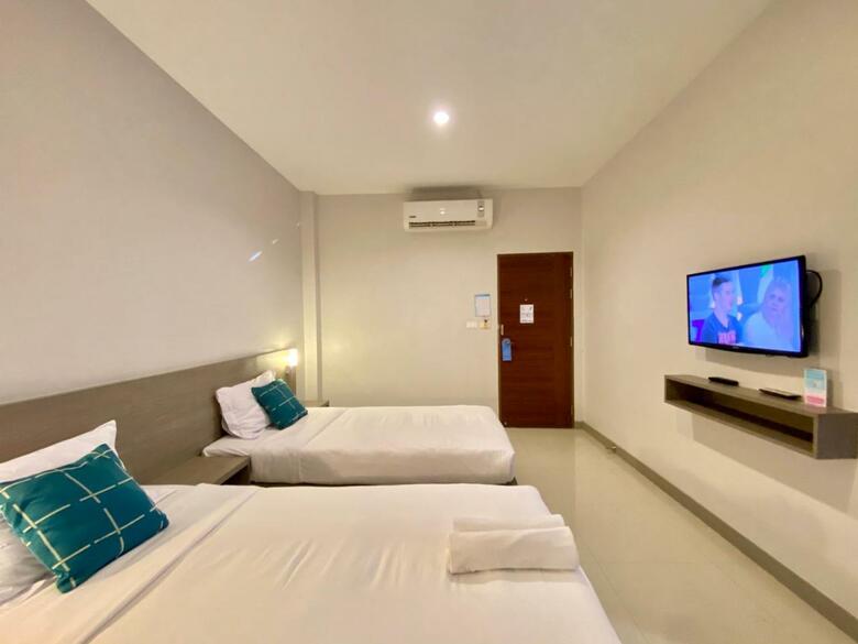 Hostal Pensiri House