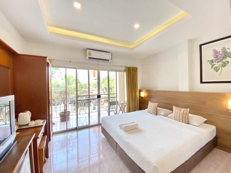 Hostal Pensiri House