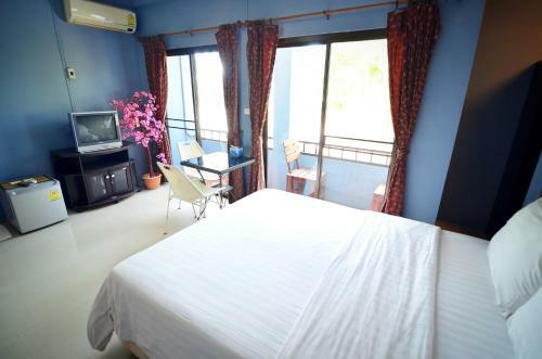 Hostal The Famous House - Jomtien