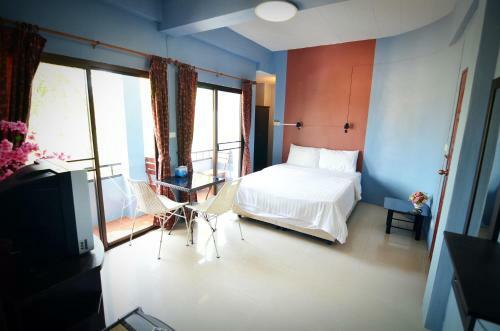 Hostal The Famous House - Jomtien