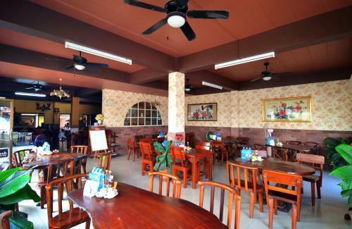 Hostal The Famous House - Jomtien