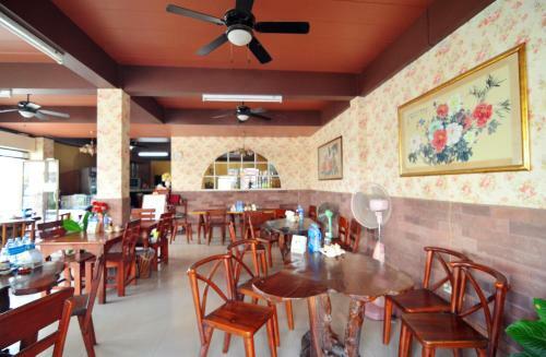 Hostal The Famous House - Jomtien