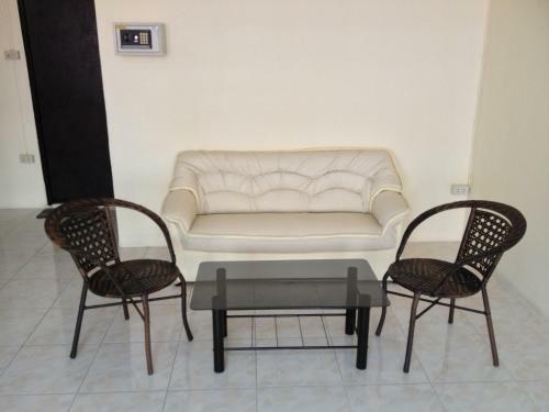 Hostal Artem's Guesthouse