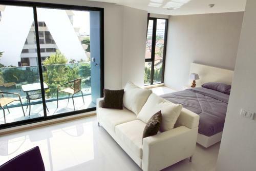 Acqua Apartments