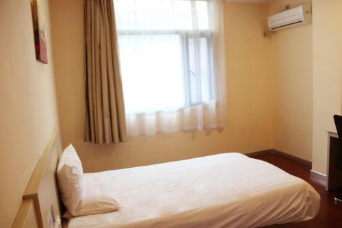 Hotel Hanting Express Mianyang Wuyi Square Branch