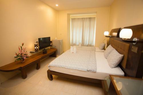 Hotel Lotusland Resort