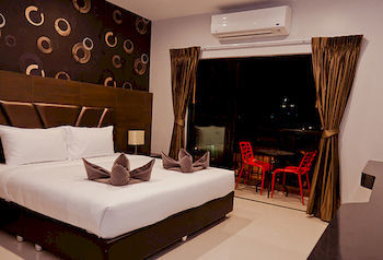 Hotel 101 Holiday Suite
