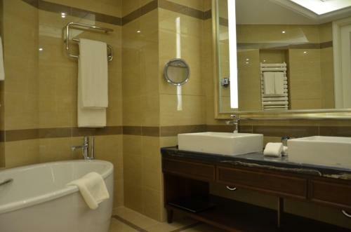 Beijing Gubei Water Town William Edgar Hotel