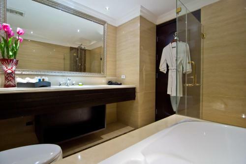 Hotel Lk The Empress