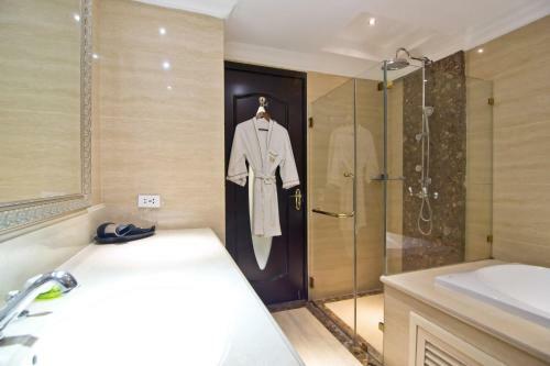 Hotel Lk The Empress