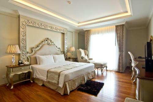 Hotel Lk The Empress