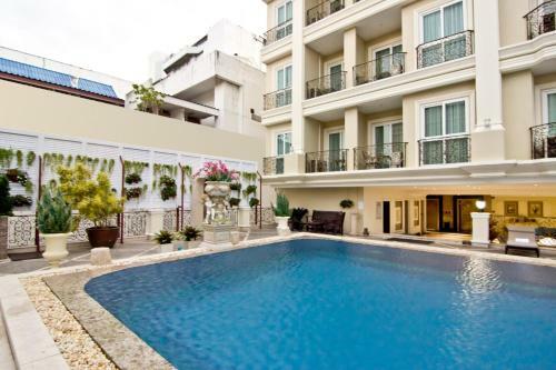 Hotel Lk The Empress