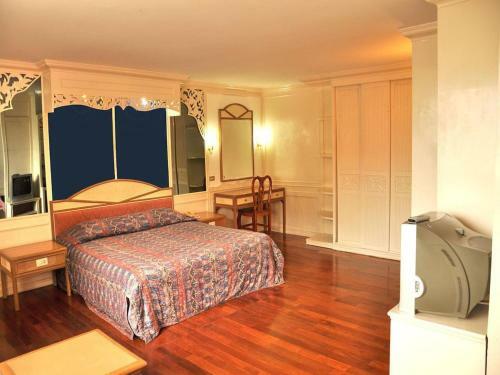 Highfive Hotel