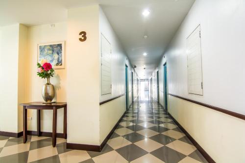 Hotel Sutus Court 1