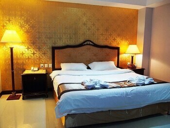 Hotel The Privi Suites