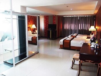 Hotel The Privi Suites