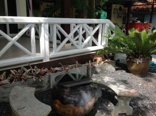 Hostal Sandy House Rawai