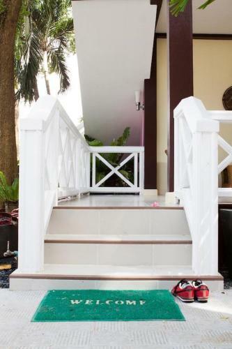 Hostal Sandy House Rawai