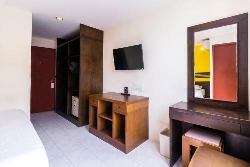 Hotel 18 Coins Hostel And Restaurant