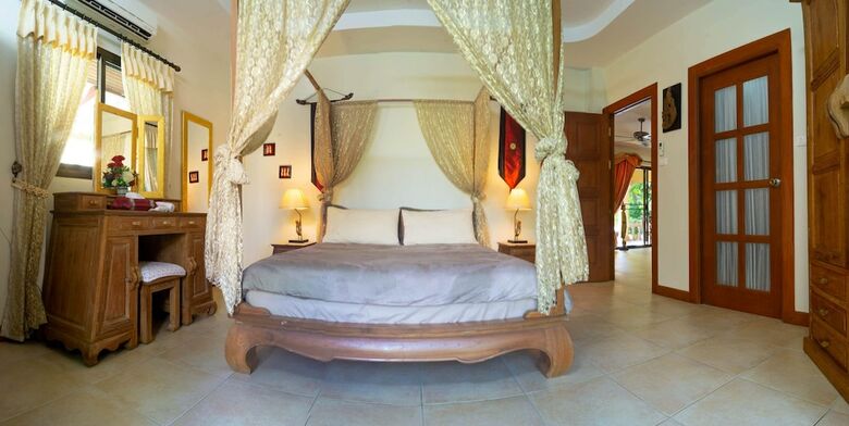 Coconut Paradise Villas