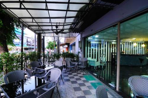 Hotel Chaplin Inn