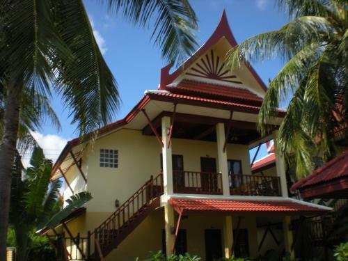 Hotel Palm Village