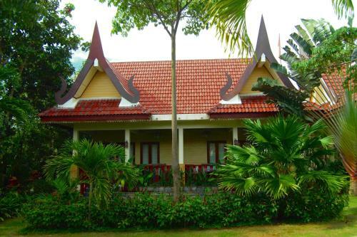 Hotel Palm Village