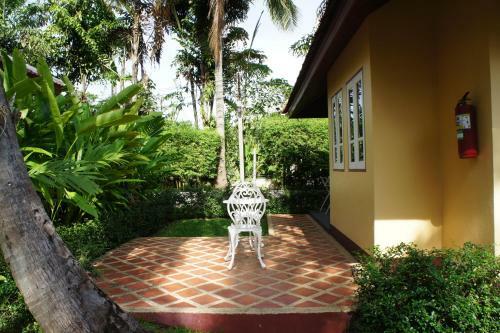 Hotel Palm Village