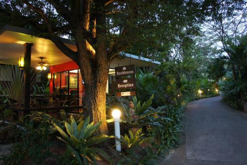 Hotel Palm Village