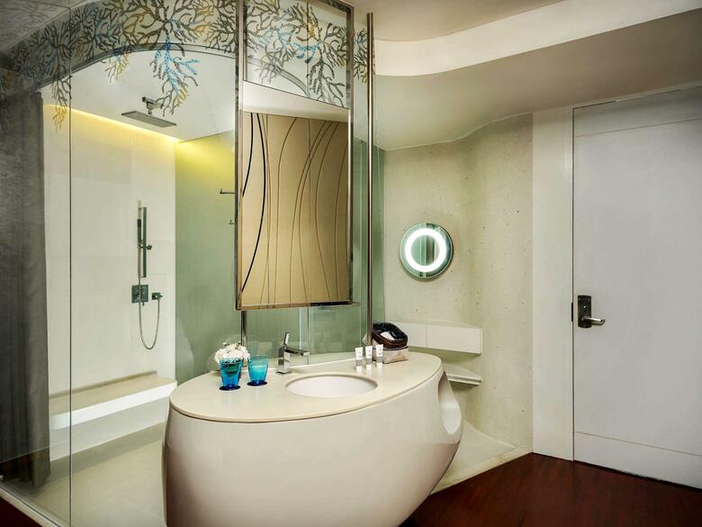 Hotel Baraquda Pattaya Mgallery Collection