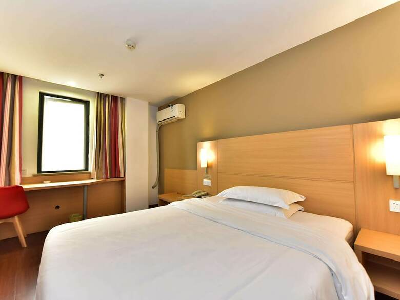 Hotel Ibis Ningbo Tianyi Square