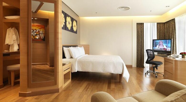 Gardens Hotel And Residences