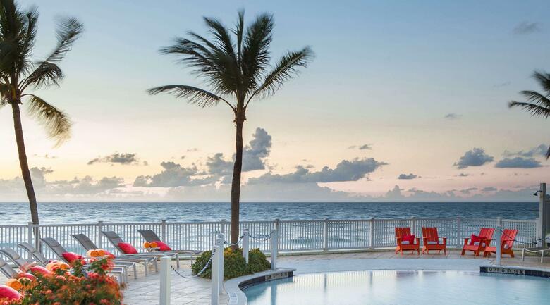 Hotel Pelican Grand Beach Resort