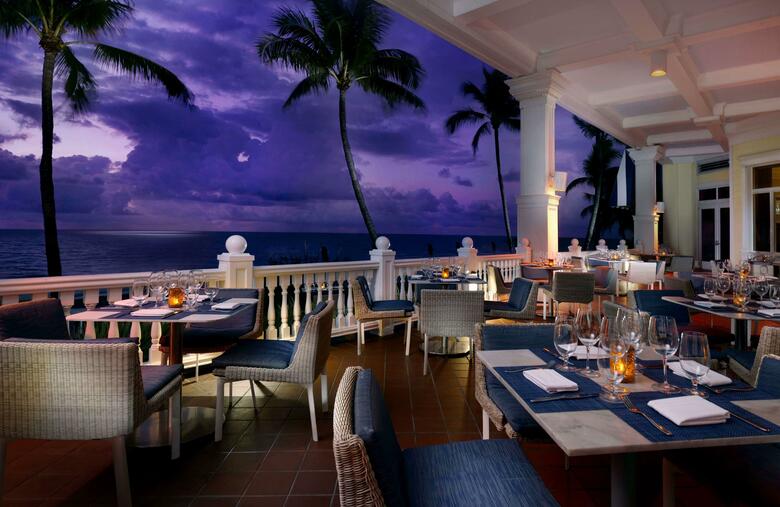Hotel Pelican Grand Beach Resort