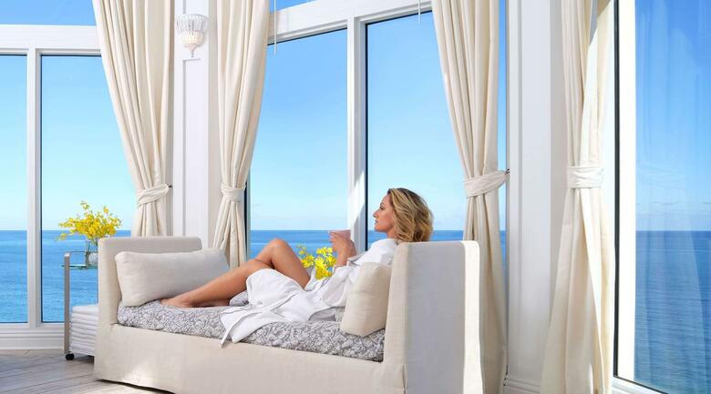 Hotel Pelican Grand Beach Resort