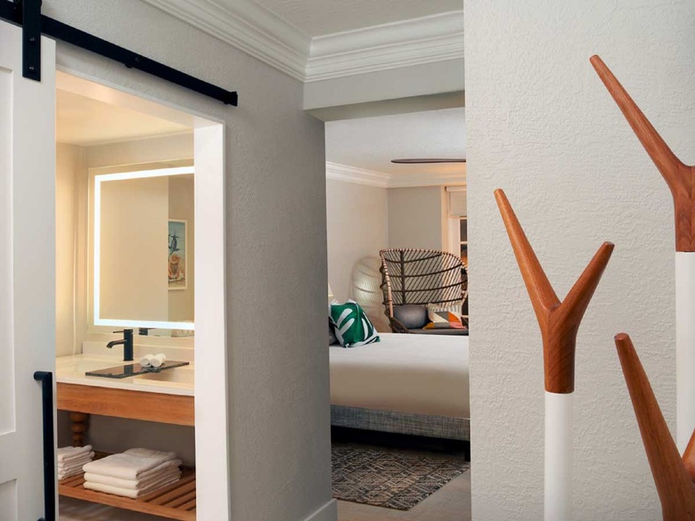 Hotel Pelican Grand Beach Resort